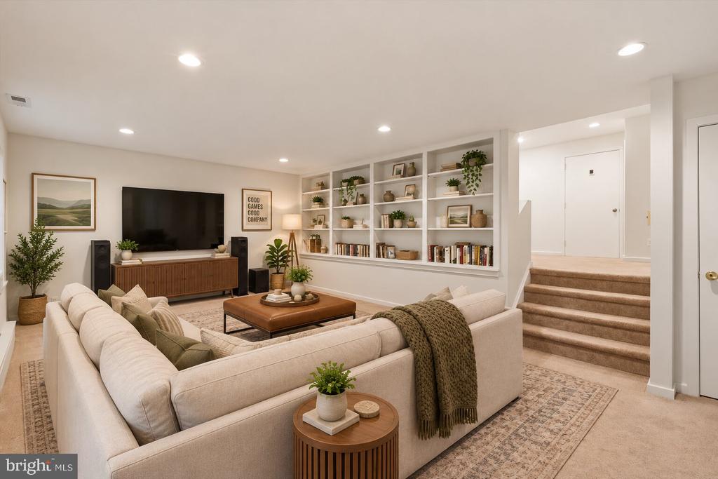 4902 CLOISTER DRIVE