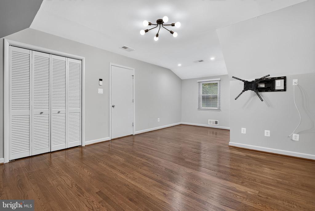 6013 KINGSFORD COURT