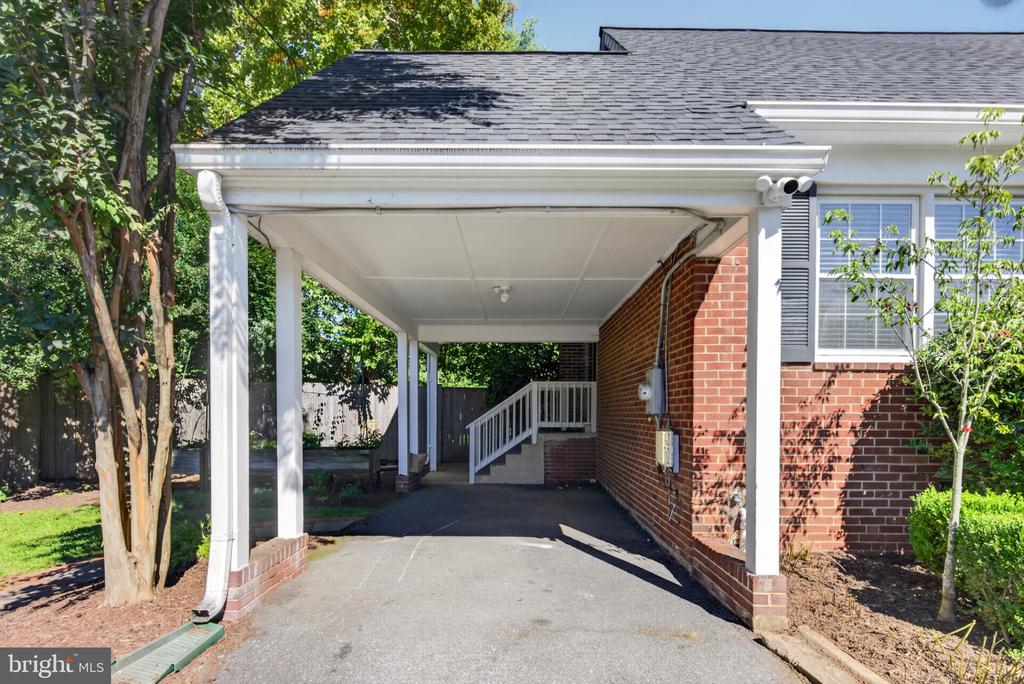 6013 KINGSFORD COURT