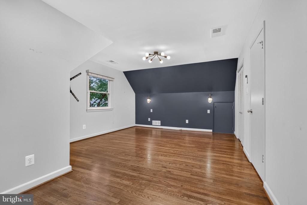 6013 KINGSFORD COURT