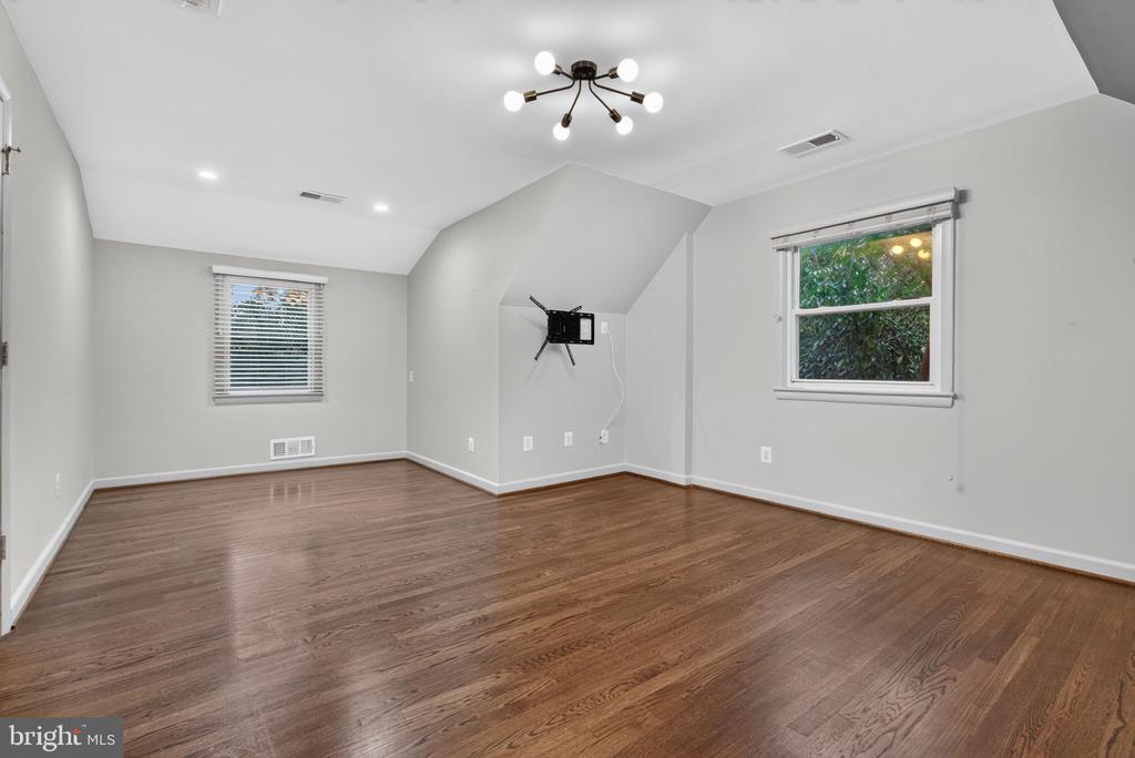 6013 KINGSFORD COURT