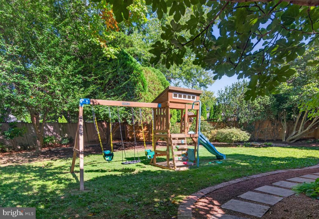 6013 KINGSFORD COURT