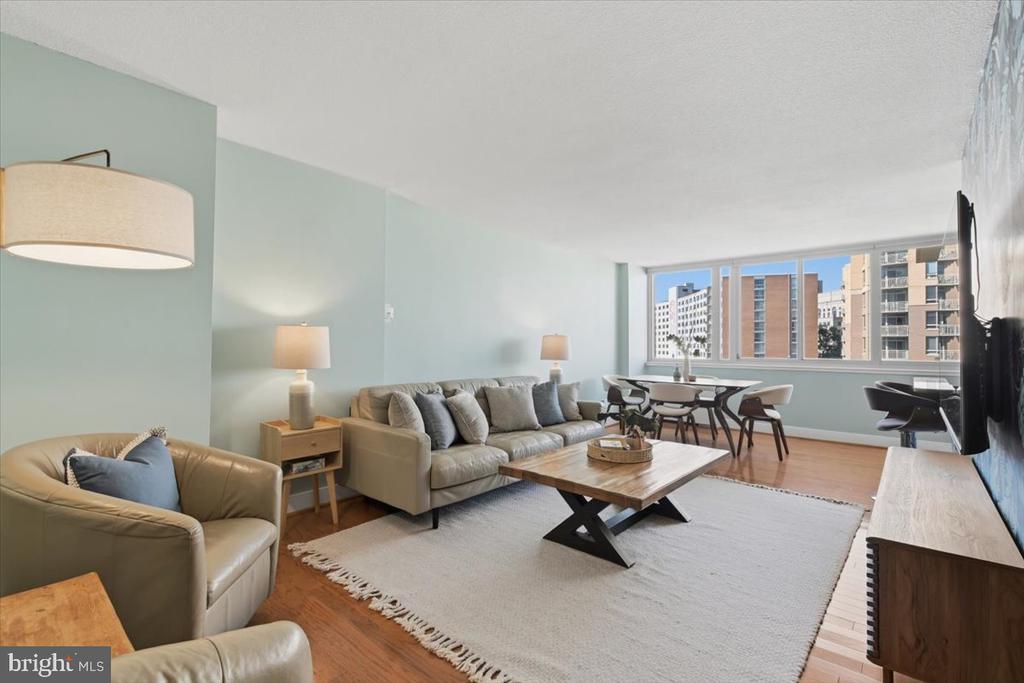 1220 BLAIR MILL ROAD Unit: 1008
