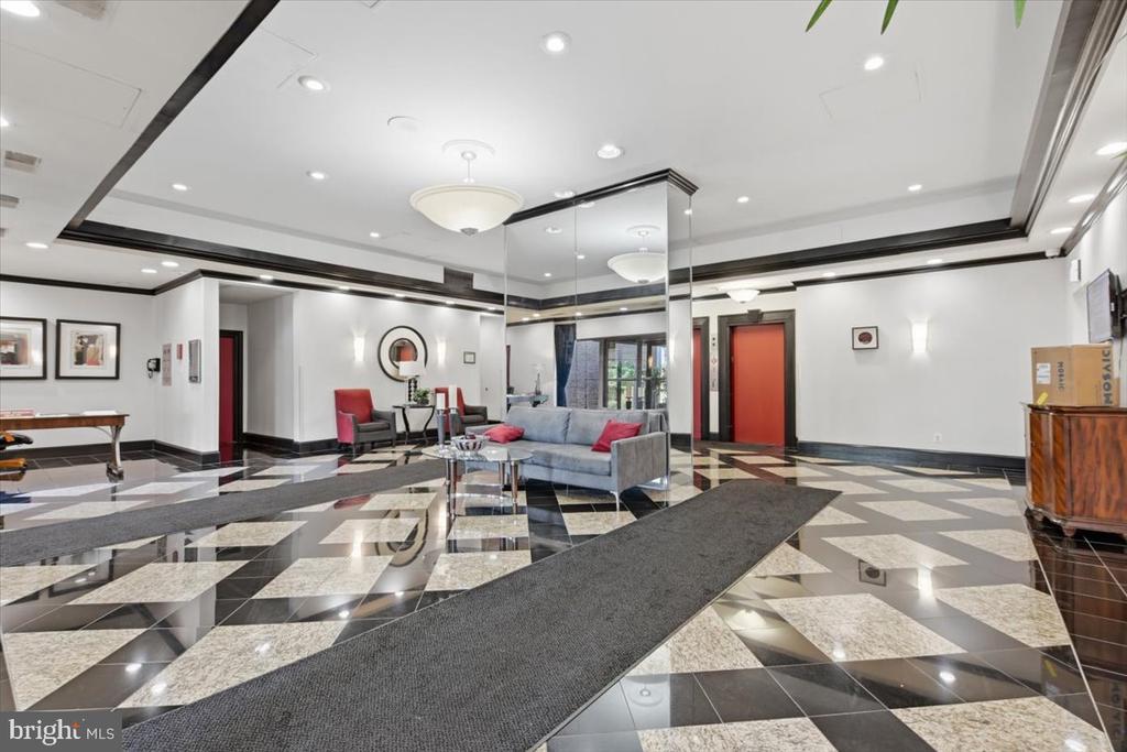 1220 BLAIR MILL ROAD Unit: 1008