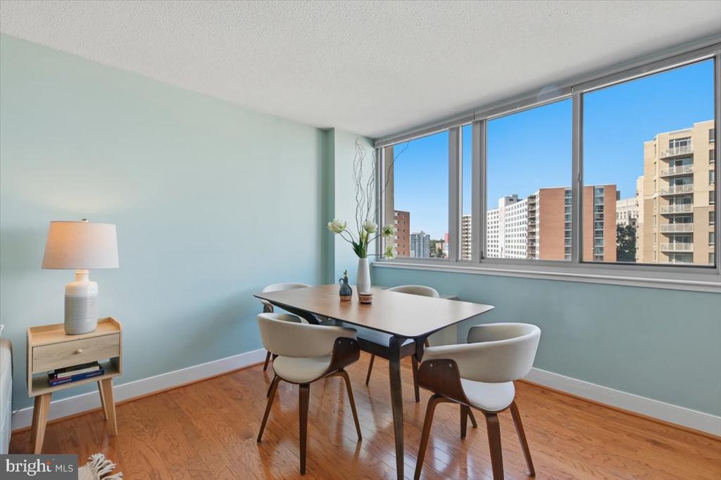 1220 BLAIR MILL ROAD Unit: 1008