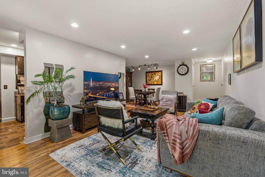 433 CHRISTOPHER AVENUE Unit: 87