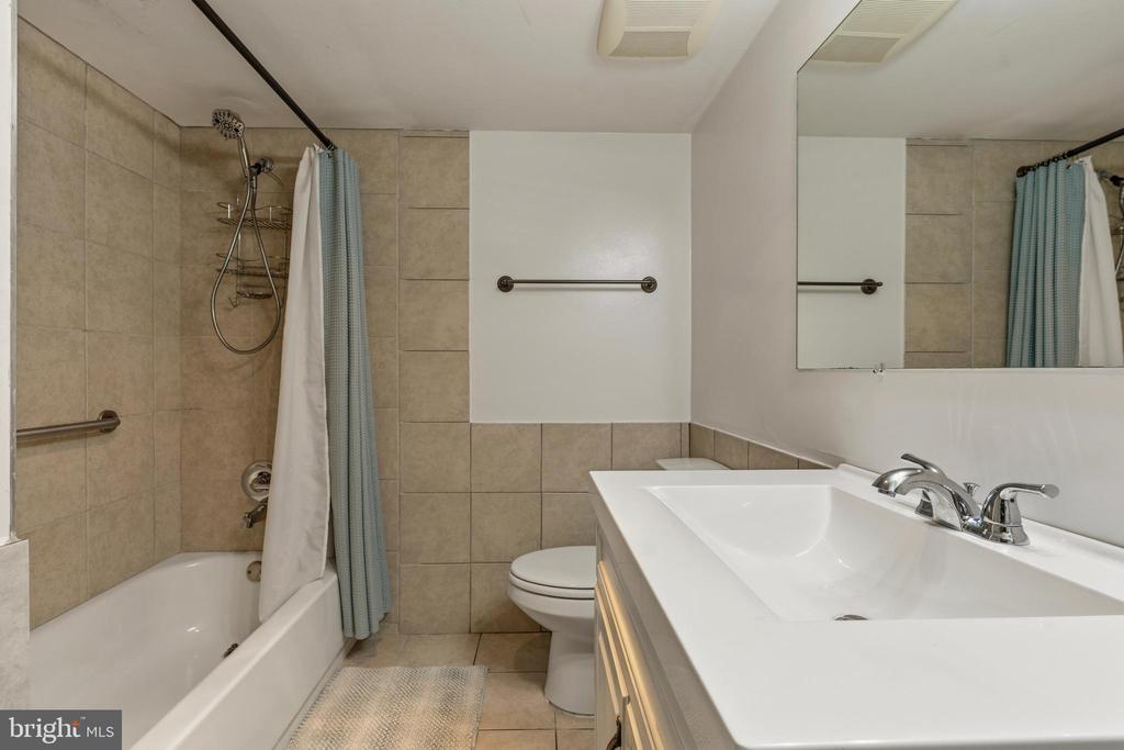 433 CHRISTOPHER AVENUE Unit: 87