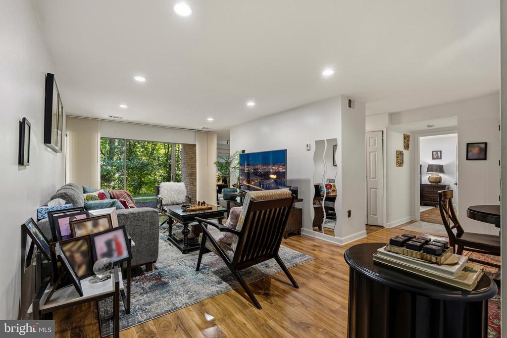433 CHRISTOPHER AVENUE Unit: 87