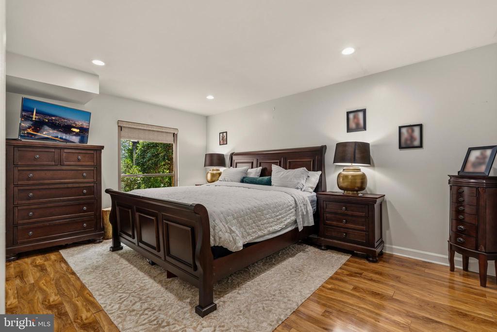 433 CHRISTOPHER AVENUE Unit: 87