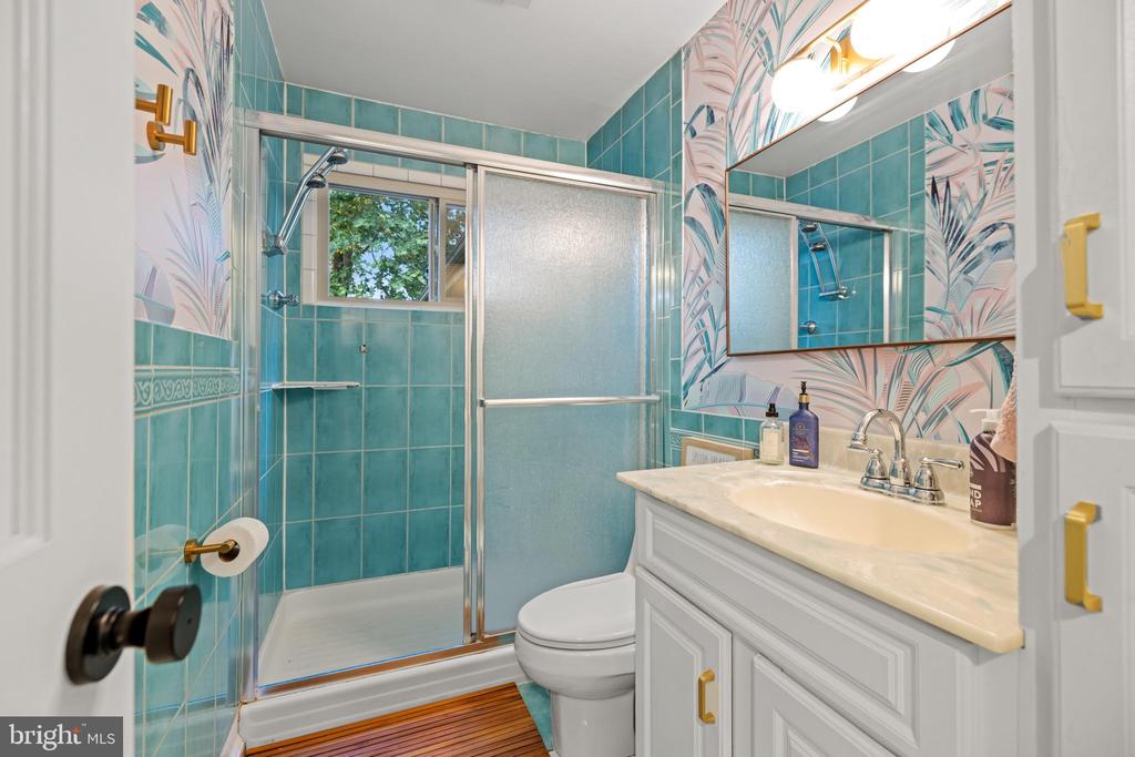 401 CEDAR LANE