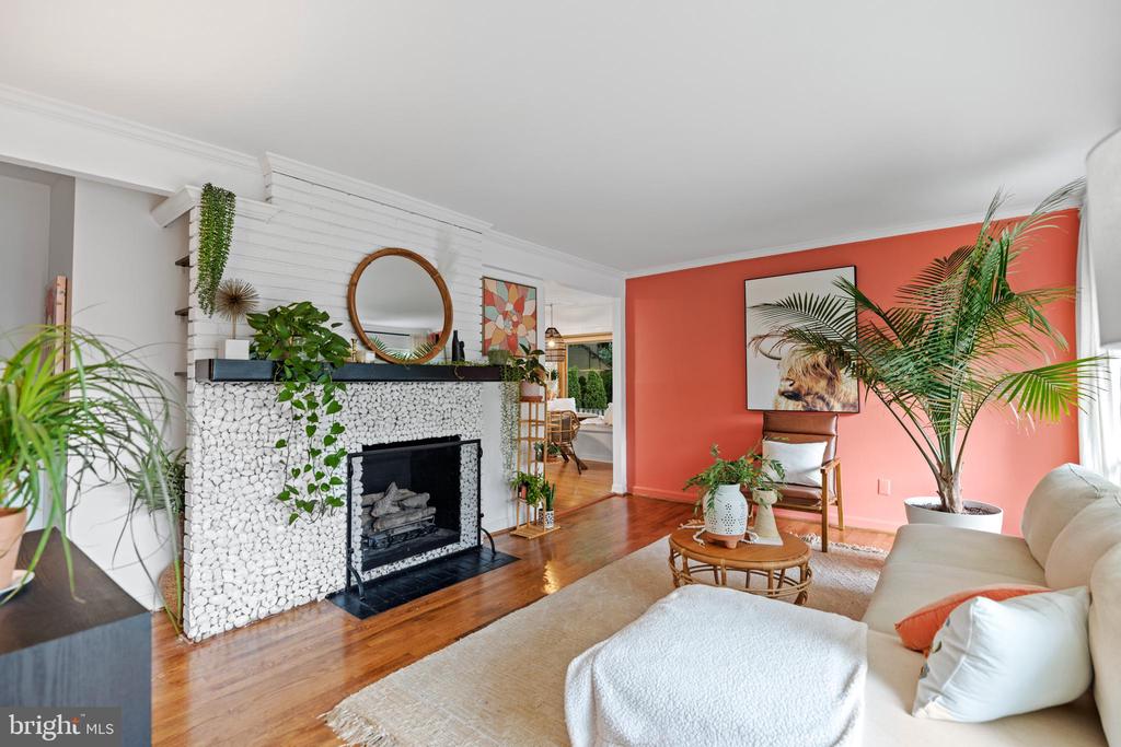 401 CEDAR LANE