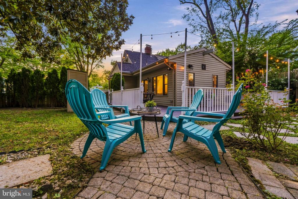 401 CEDAR LANE