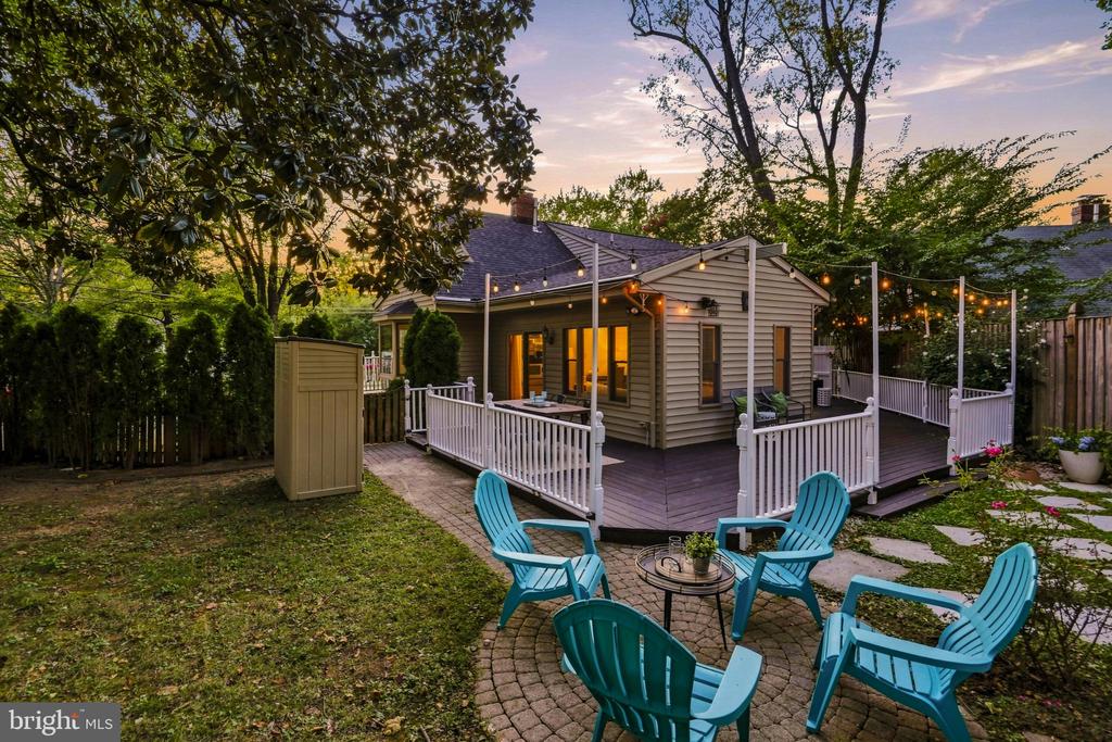 401 CEDAR LANE