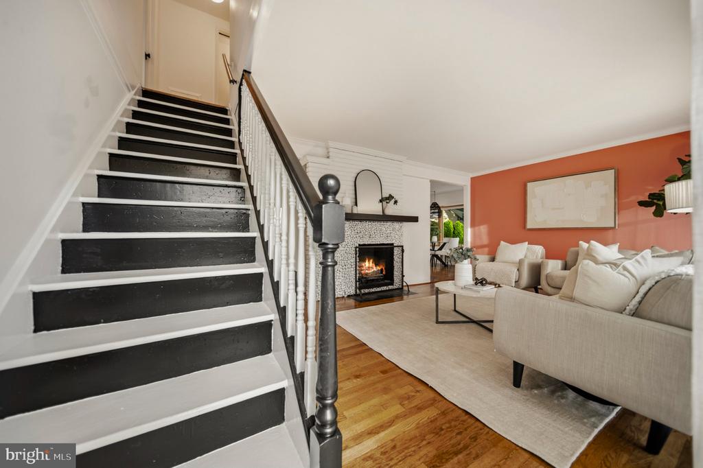 401 CEDAR LANE