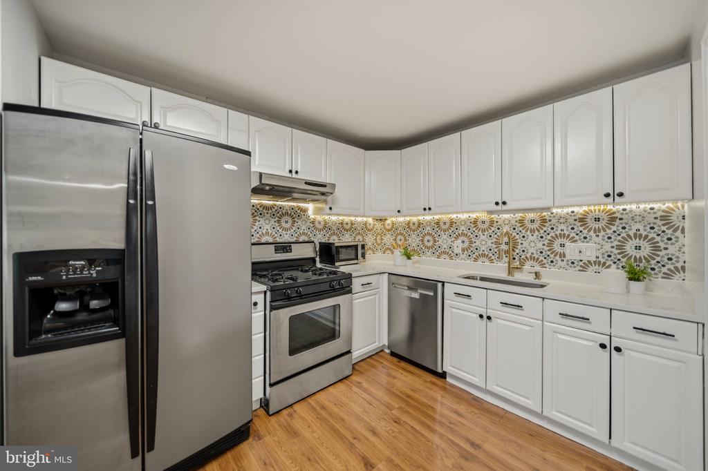 401 CEDAR LANE