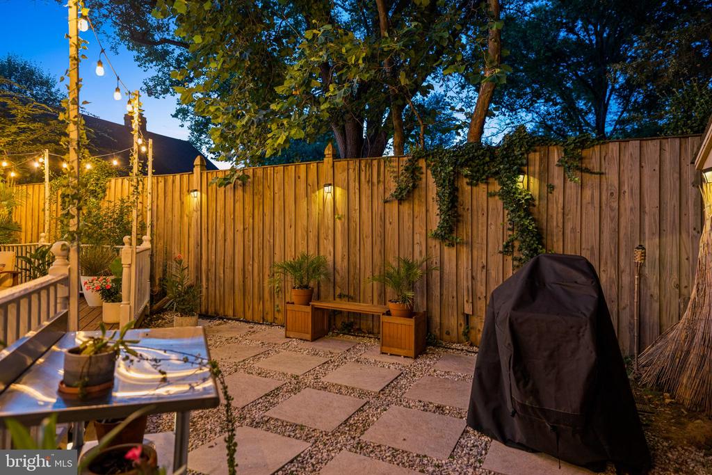 401 CEDAR LANE