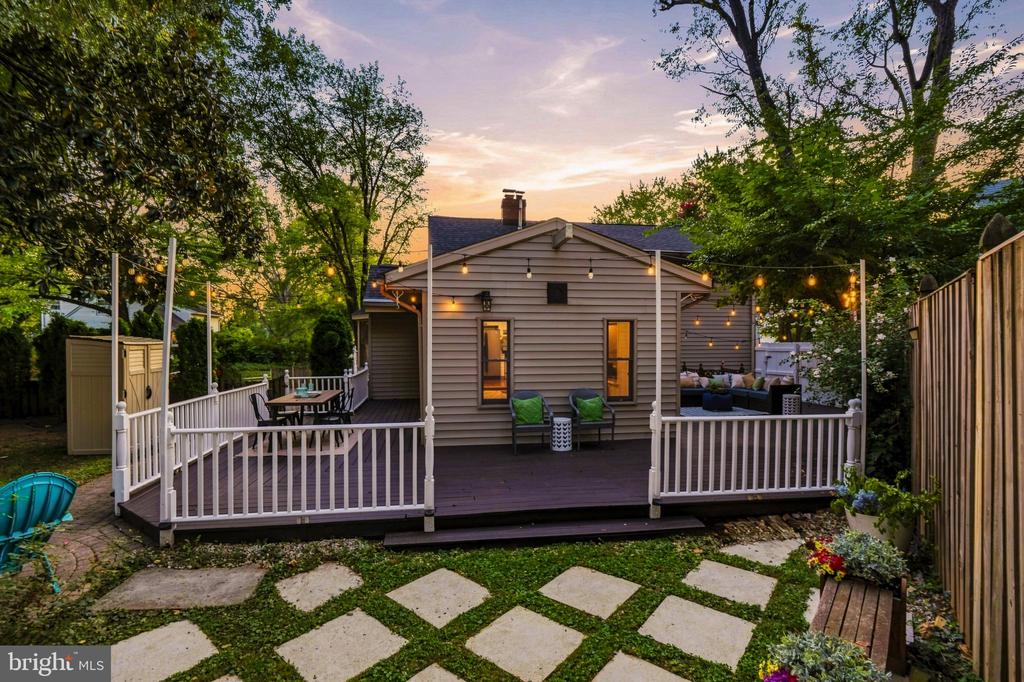 401 CEDAR LANE