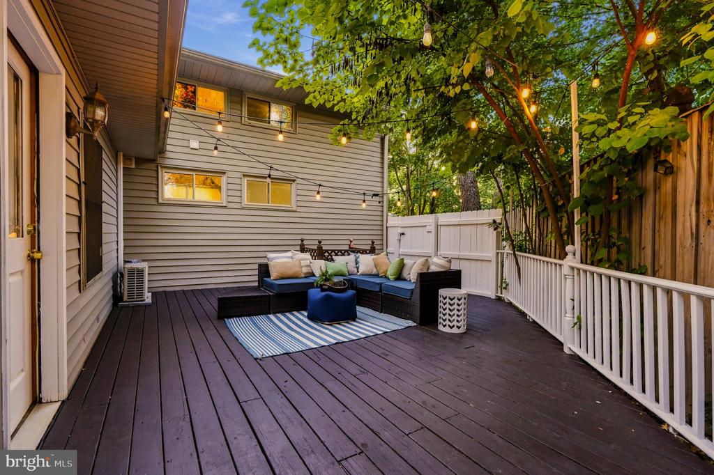 401 CEDAR LANE