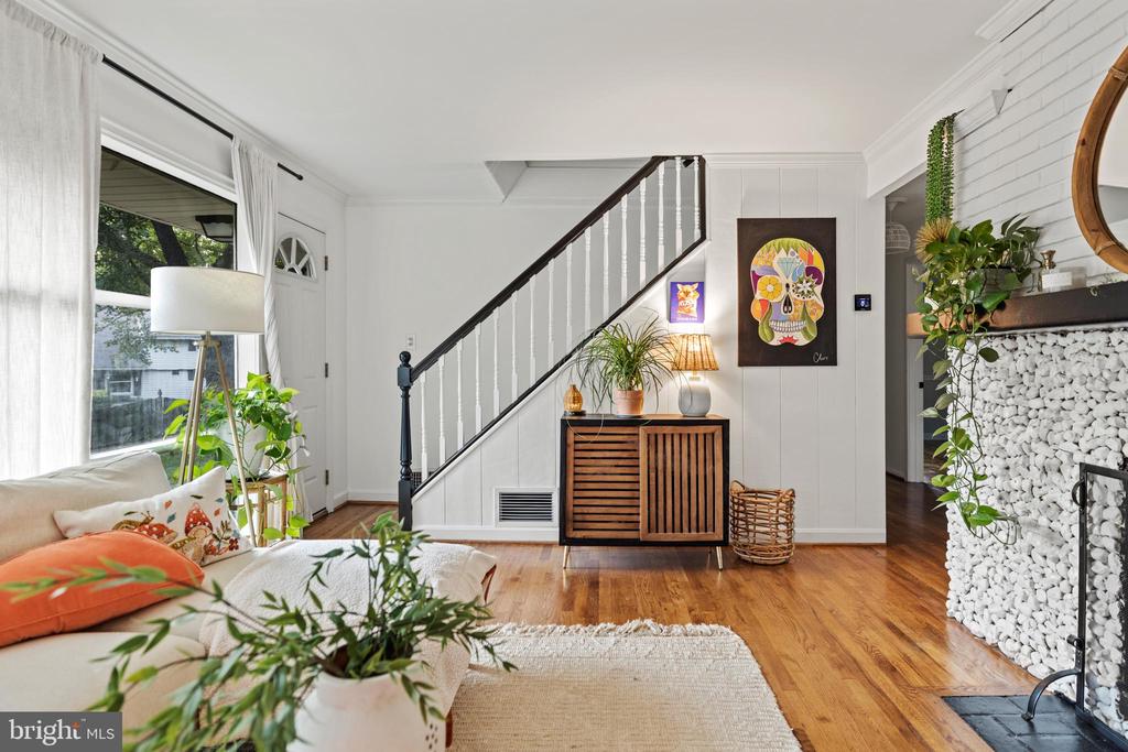 401 CEDAR LANE
