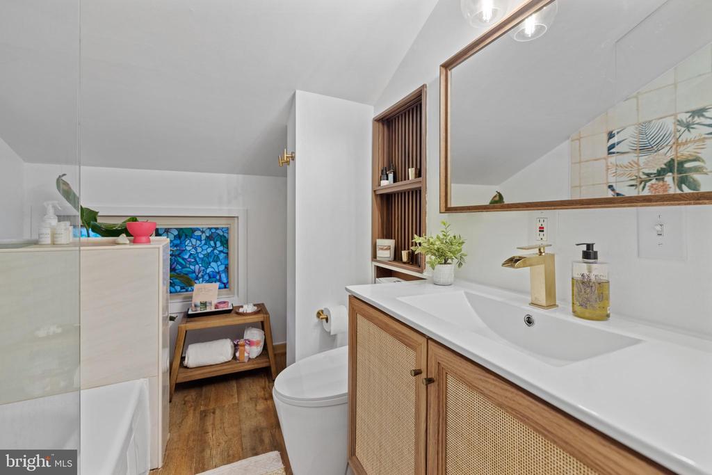 401 CEDAR LANE