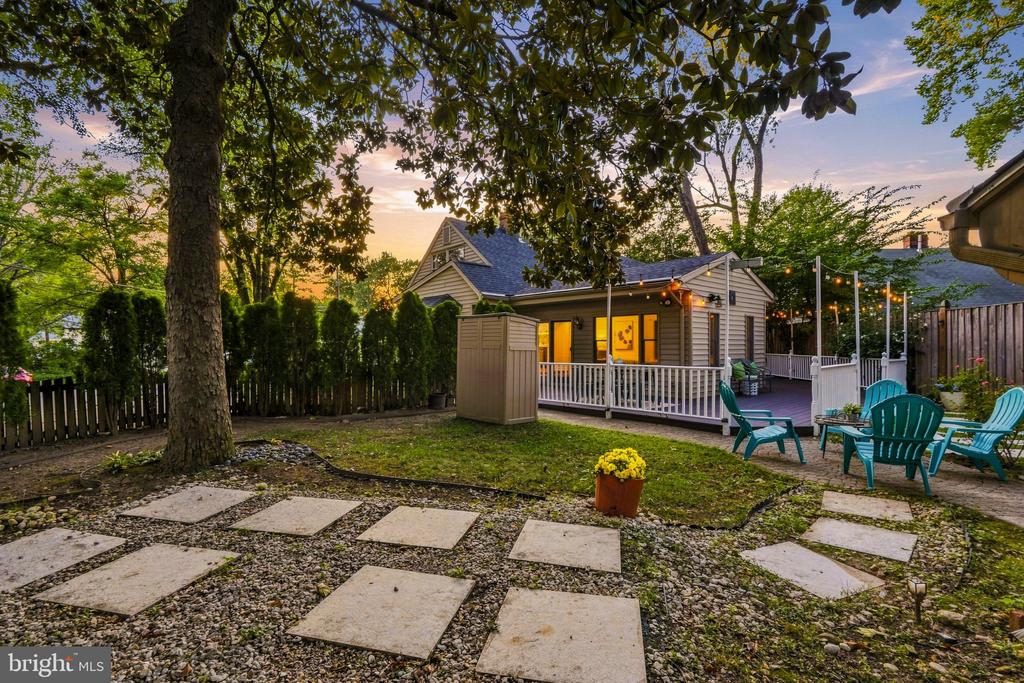 401 CEDAR LANE