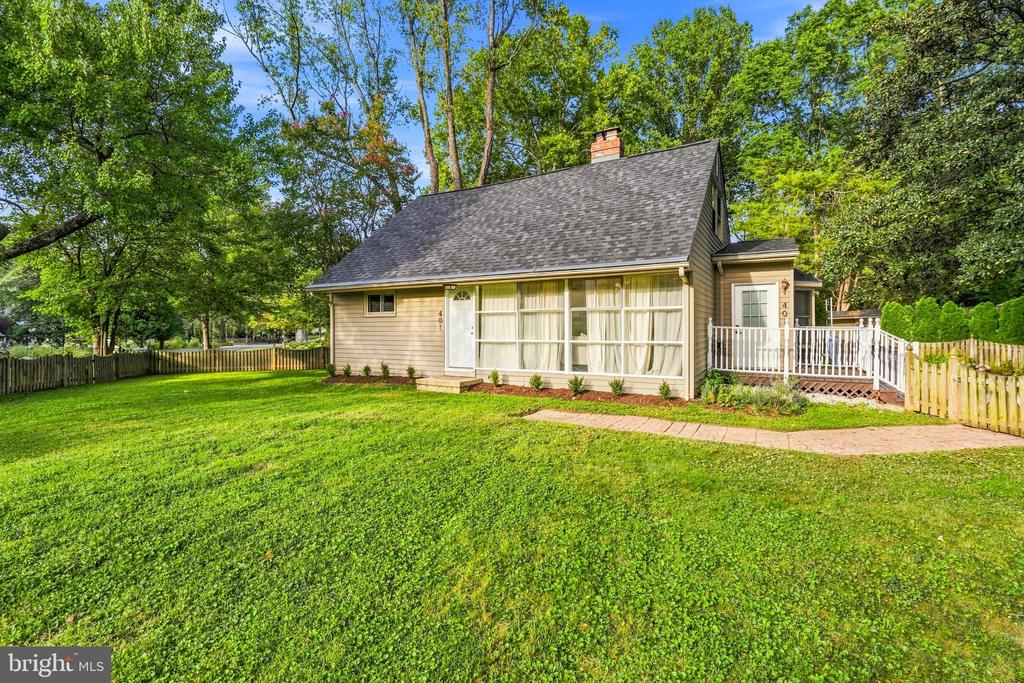 401 CEDAR LANE