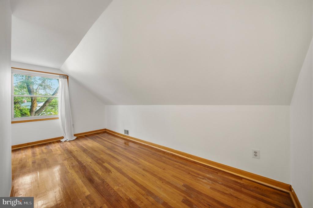 401 CEDAR LANE