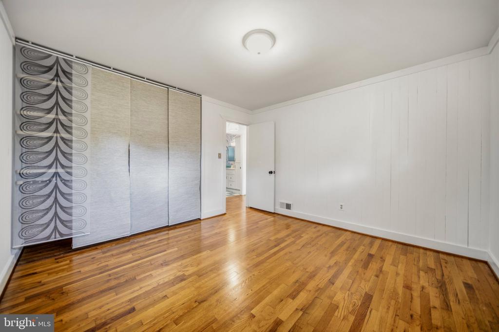 401 CEDAR LANE