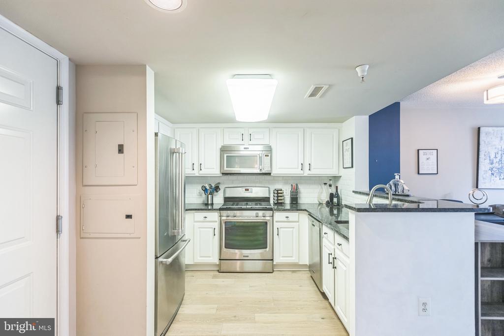 11710 OLD GEORGETOWN ROAD Unit: 1321