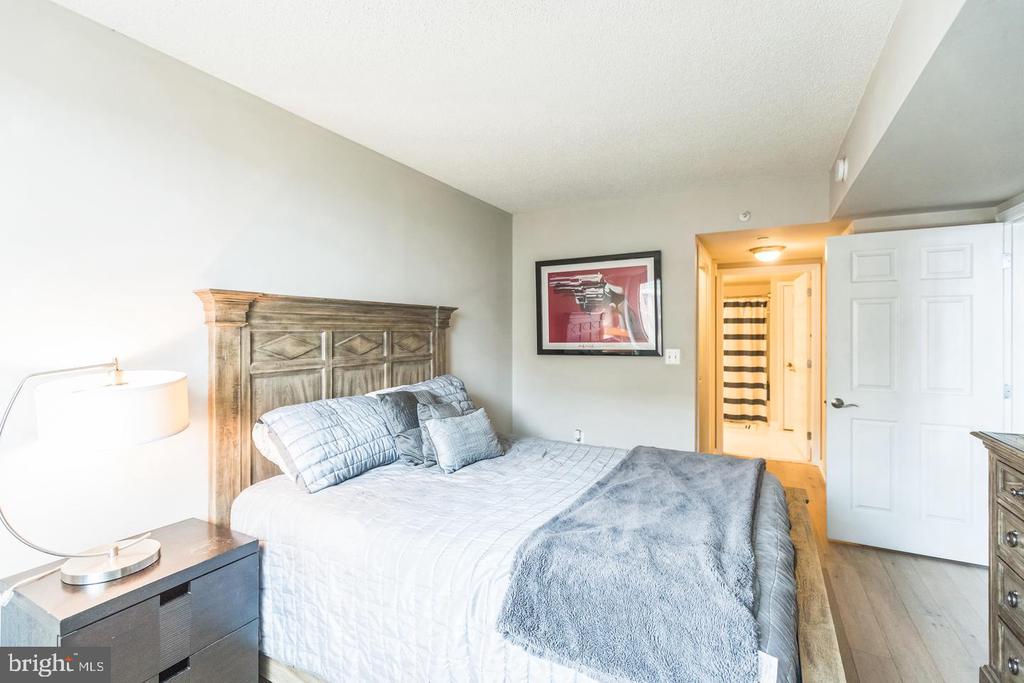 11710 OLD GEORGETOWN ROAD Unit: 1321