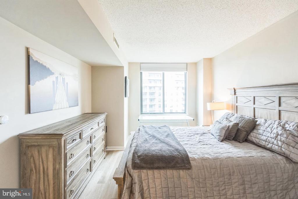 11710 OLD GEORGETOWN ROAD Unit: 1321