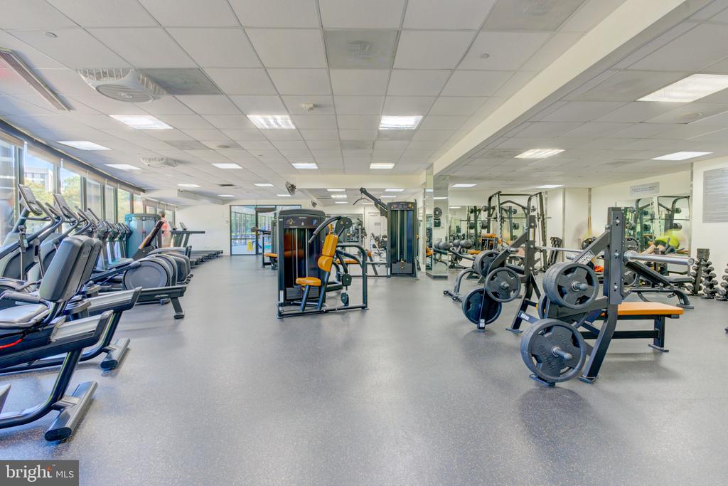 5225 POOKS HILL ROAD Unit: 1720S