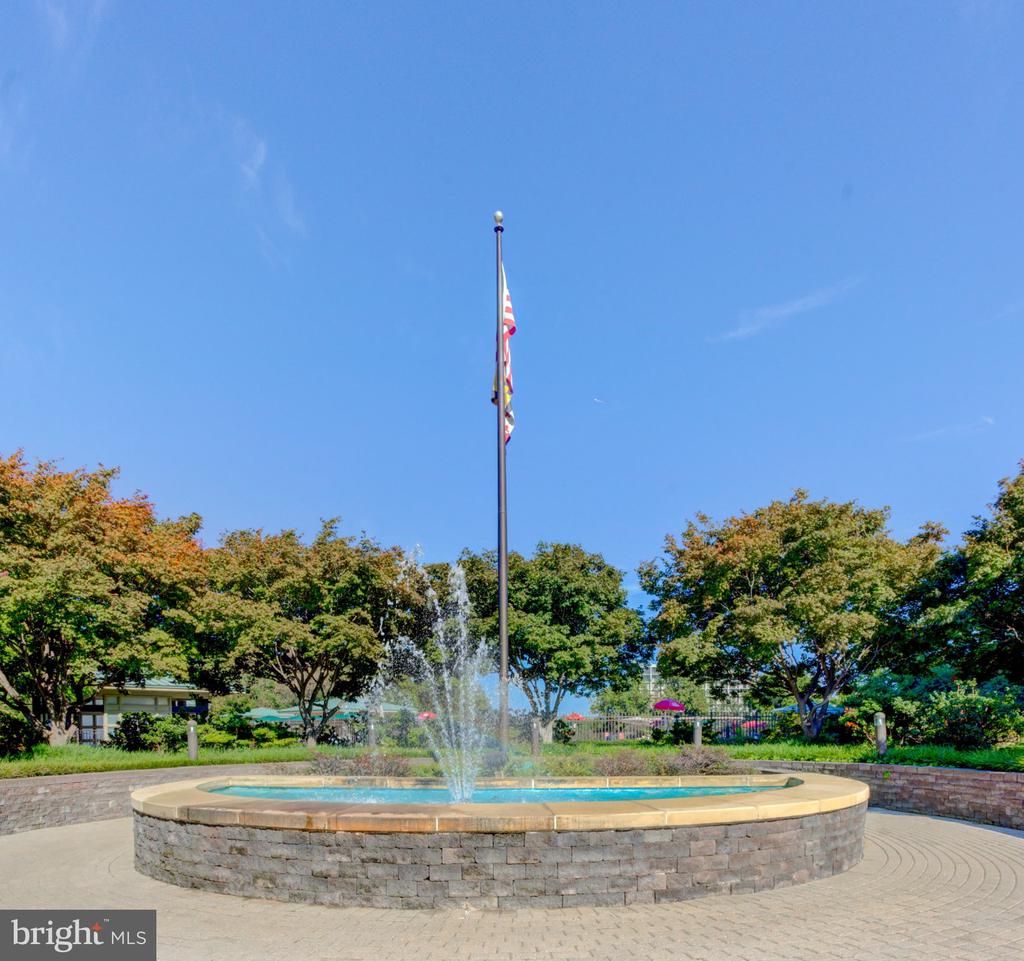 5225 POOKS HILL ROAD Unit: 1720S
