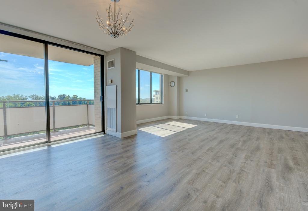 5225 POOKS HILL ROAD Unit: 1720S
