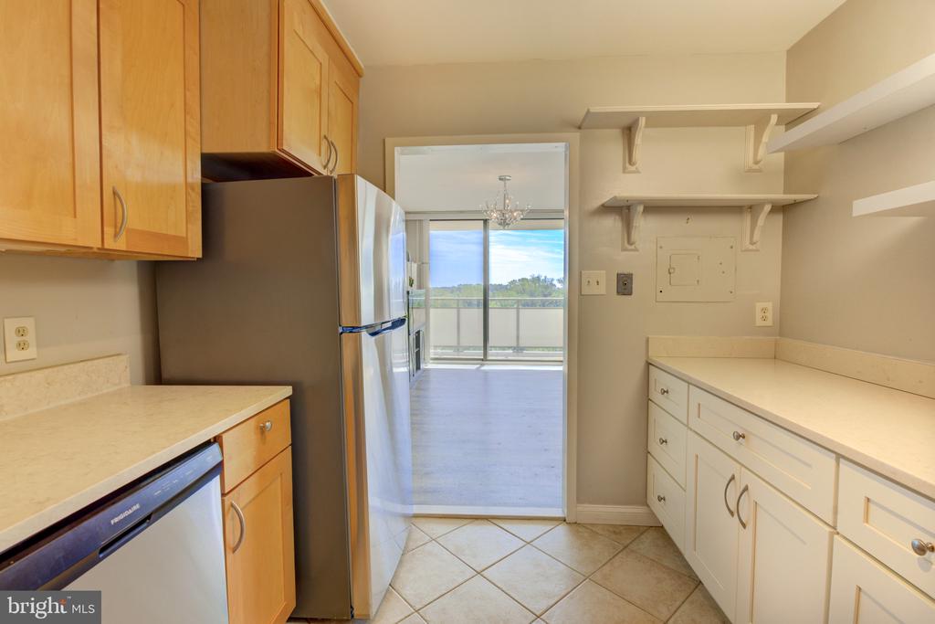 5225 POOKS HILL ROAD Unit: 1720S