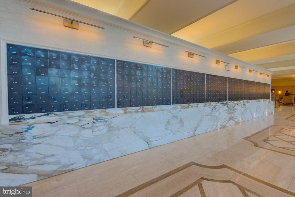 5225 POOKS HILL ROAD Unit: 1720S