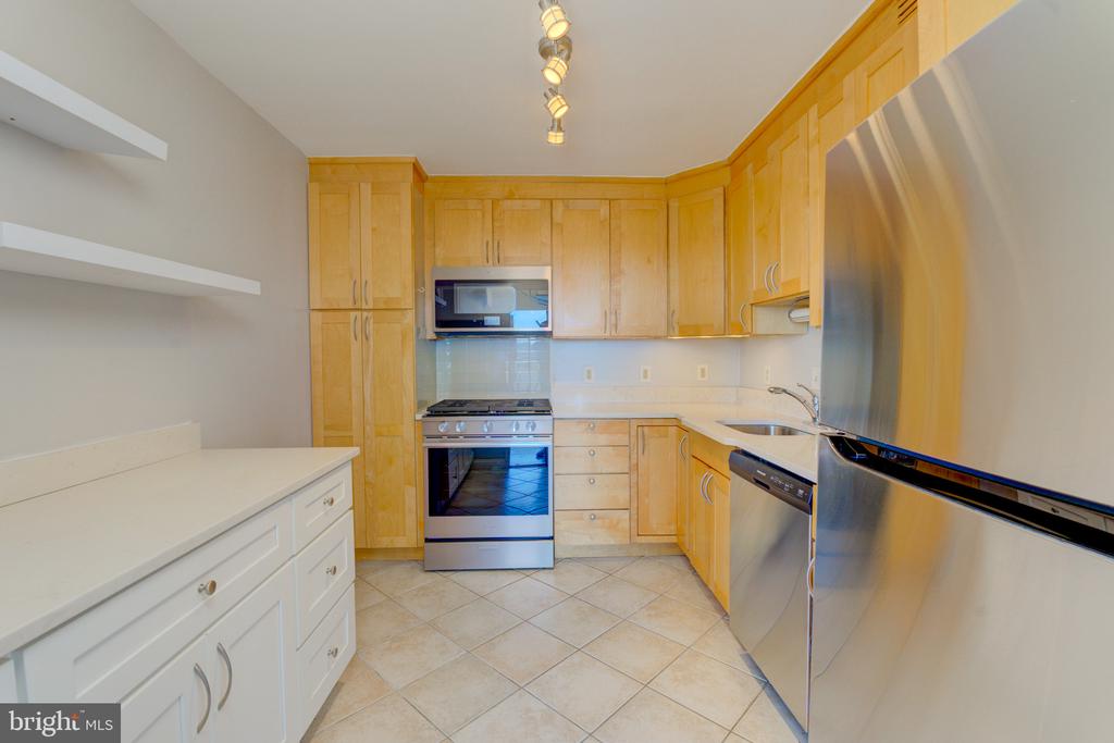 5225 POOKS HILL ROAD Unit: 1720S