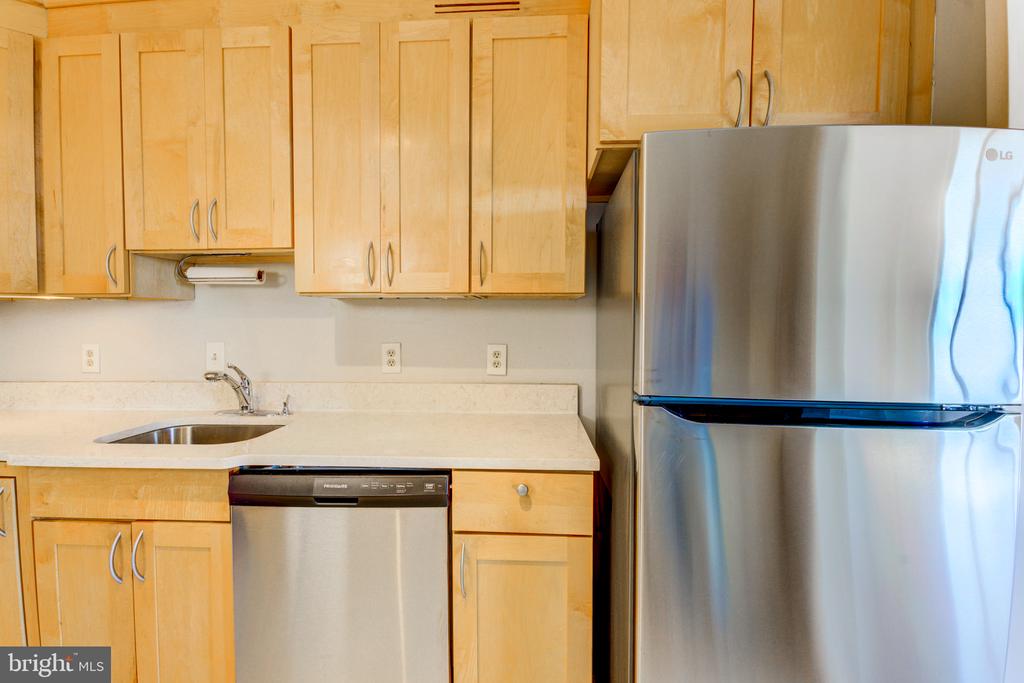 5225 POOKS HILL ROAD Unit: 1720S