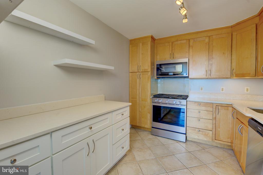 5225 POOKS HILL ROAD Unit: 1720S