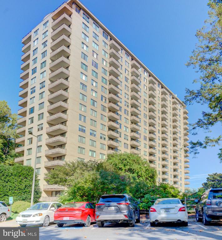 5225 POOKS HILL ROAD Unit: 1720S