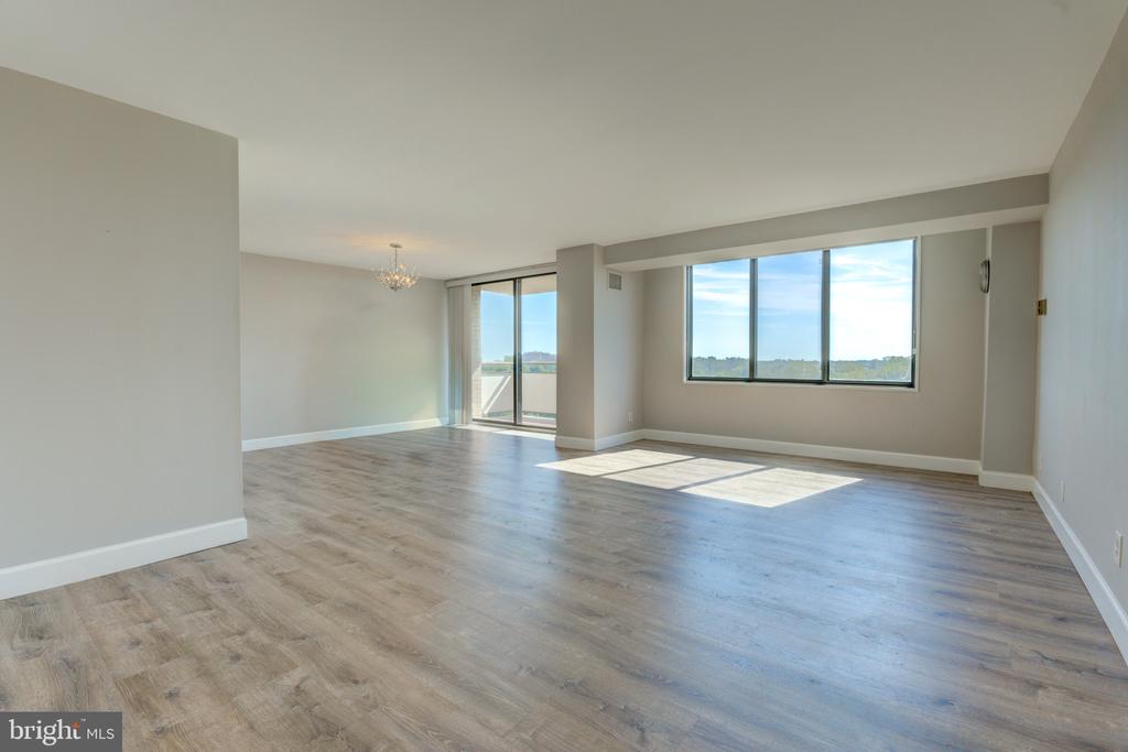 5225 POOKS HILL ROAD Unit: 1720S