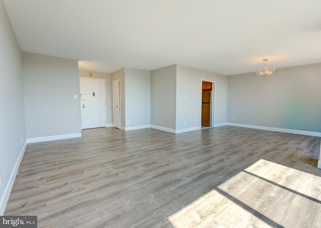 5225 POOKS HILL ROAD Unit: 1720S