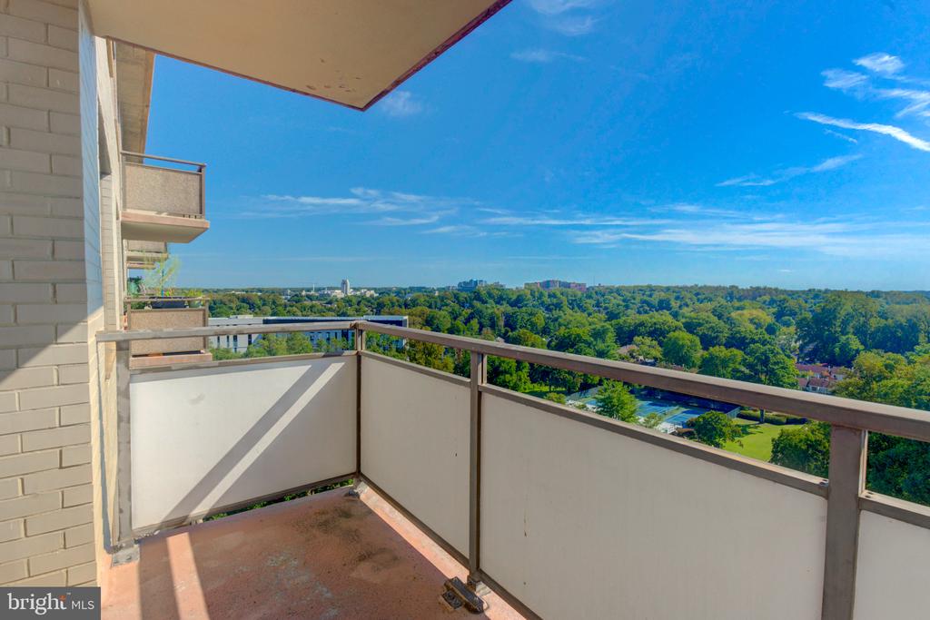 5225 POOKS HILL ROAD Unit: 1720S