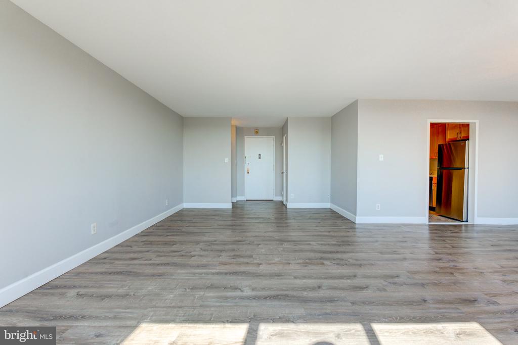 5225 POOKS HILL ROAD Unit: 1720S