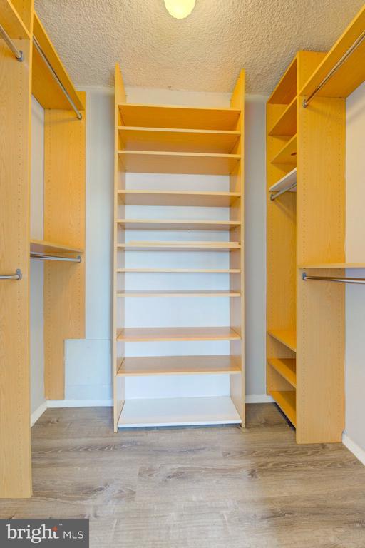 5225 POOKS HILL ROAD Unit: 1720S