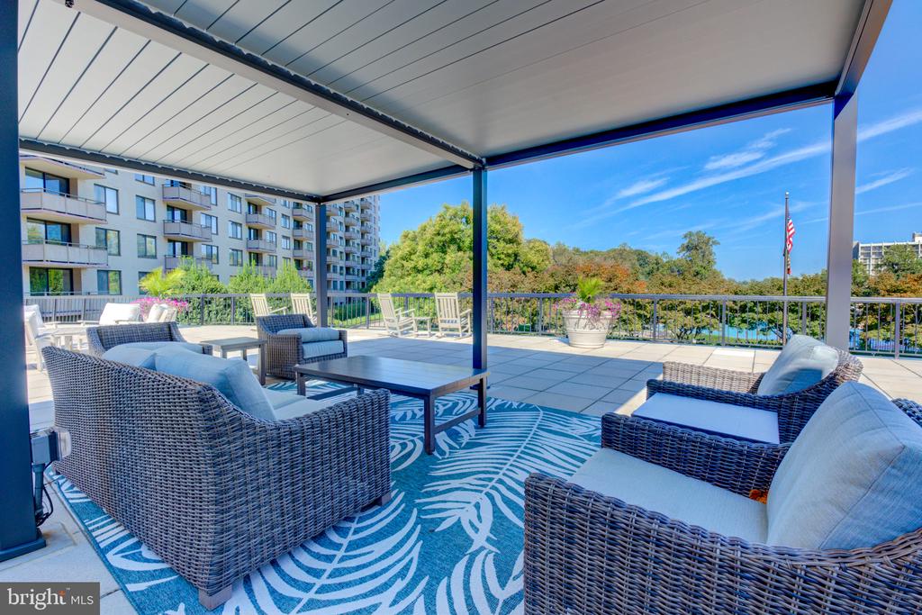 5225 POOKS HILL ROAD Unit: 1720S