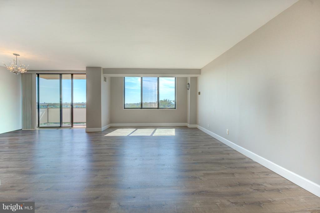 5225 POOKS HILL ROAD Unit: 1720S