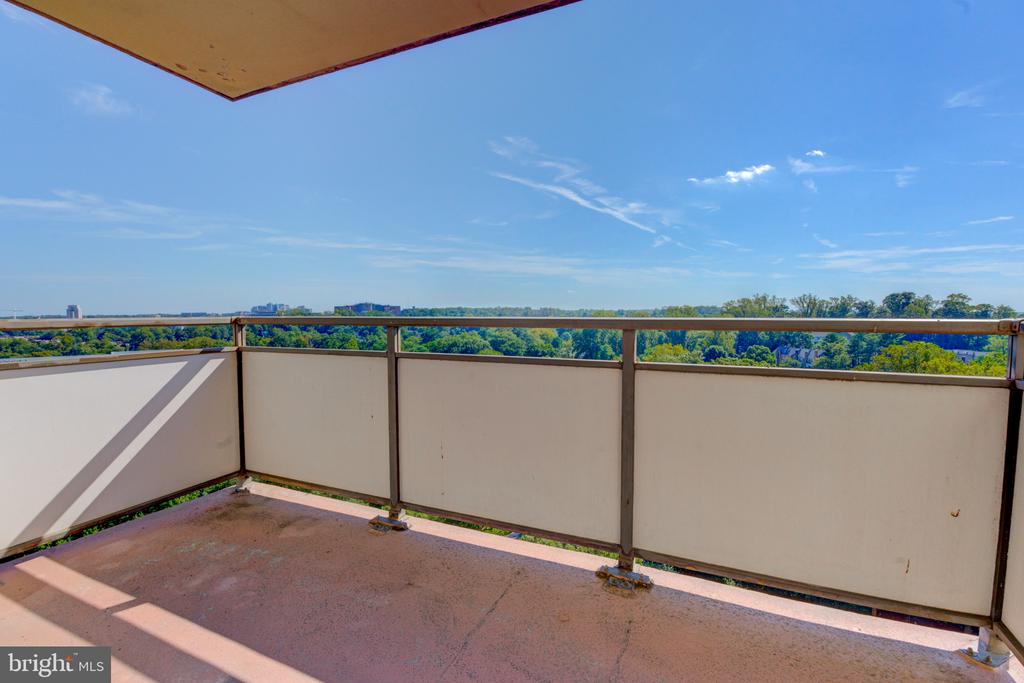 5225 POOKS HILL ROAD Unit: 1720S
