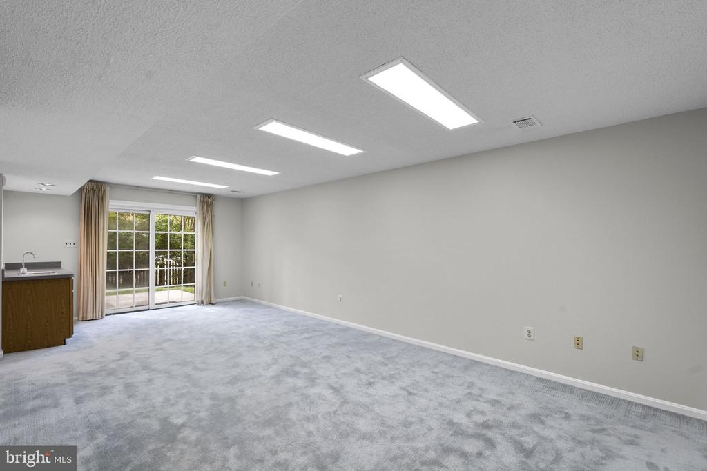 2206 TOUCHSTONE COURT