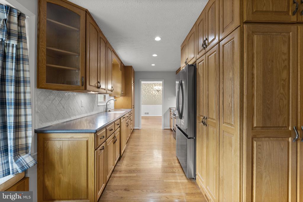 2206 TOUCHSTONE COURT